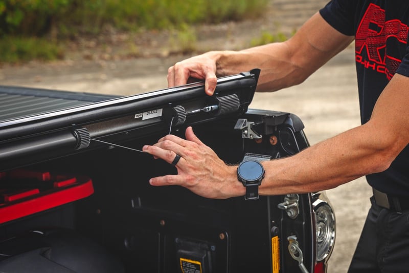 Rough Country - Hard Roll Up Bed Cover - 5' Bed - Toyota Tacoma 2WD/4WD (2005-2015) - 50415500