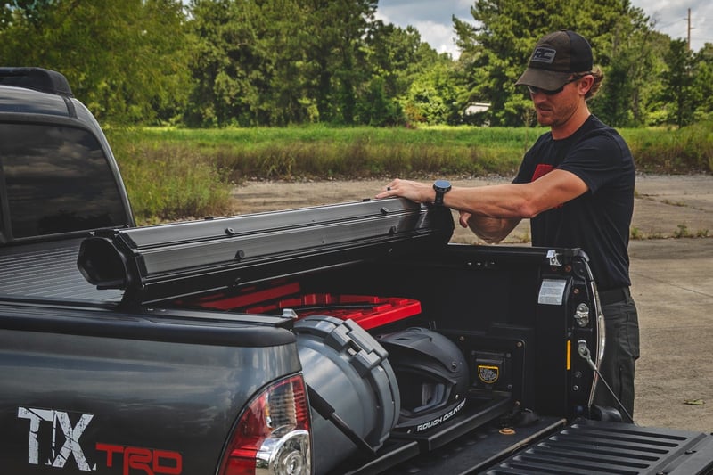 Rough Country - Hard Roll Up Bed Cover - 5' Bed - Toyota Tacoma 2WD/4WD (2005-2015) - 50415500