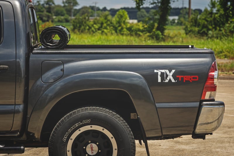 Rough Country - Hard Roll Up Bed Cover - 5' Bed - Toyota Tacoma 2WD/4WD (2005-2015) - 50415500