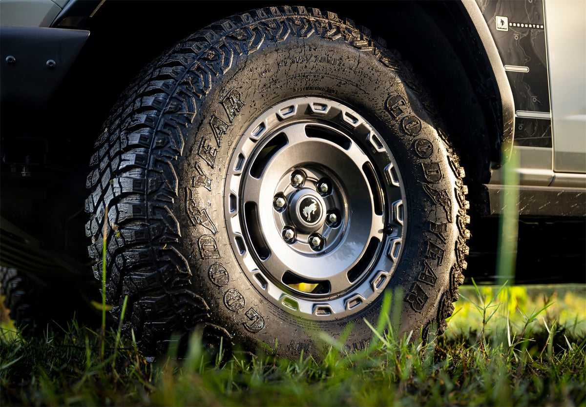 Ford Performance 2021-2024 Bronco Everglades Wheel Kit-Carbonized Gray — in use (FRPM-1007K-P1785E)