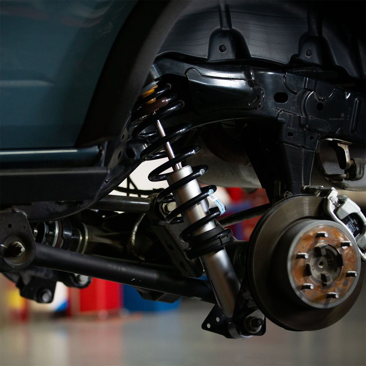 Ford Performance 2021-2024 Bronco Off-Road Suspension 2" Lift Kit 4-Door — alternate view (FRPM-18000-B1)