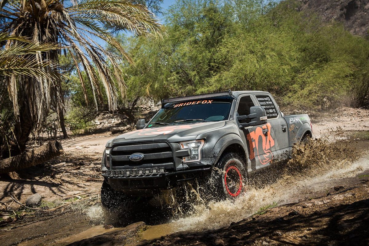 Fox 05+ Ford SD 2.0 Performance Series 9.1in. Smooth Body IFP Front Shock (Alum) / 2-3.5in. Lift - 980-24-646