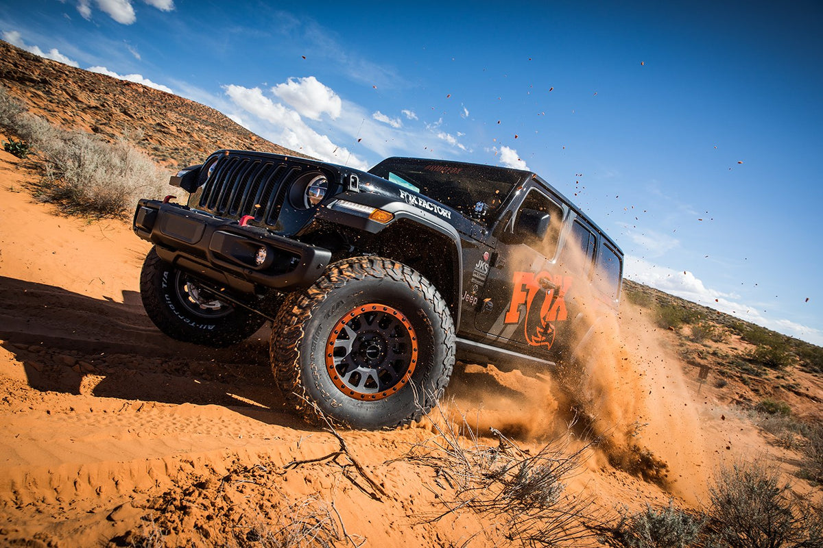 Fox 2018+ Jeep JL 2.5 Factory Race Series 12.17in Remote Res. Front Shock Set / 4.5-6in. Lift w/ DSC - 883-26-052