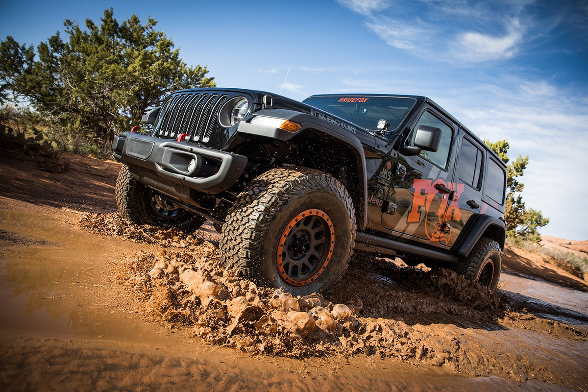 Fox 18+ Jeep JL 2.0 Factory Race Series 8.1in ATS Stabilizer 23.2in Ext Through-Shaft Axle Mount - 983-02-148