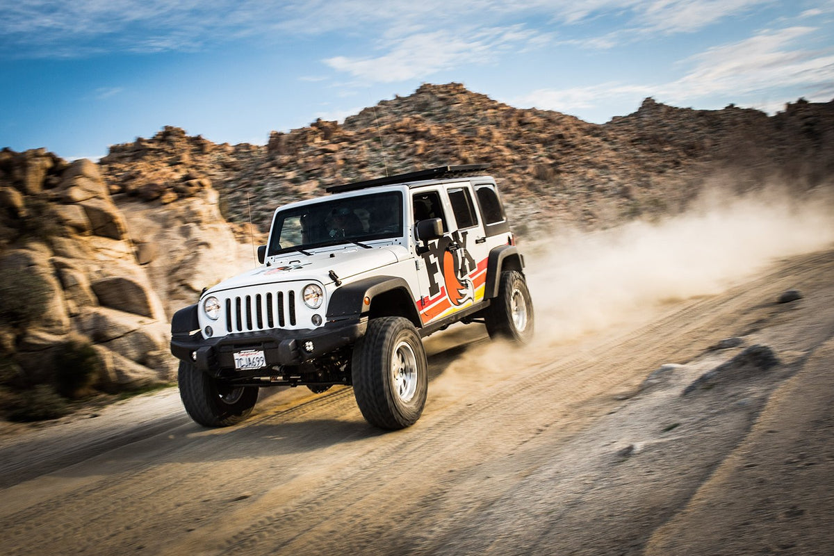 Fox 07+ Jeep JK 2.0 Performance Series 11.6in. Smooth Body Remote Res. Front Shock / 4-6in. Lift - 985-24-011