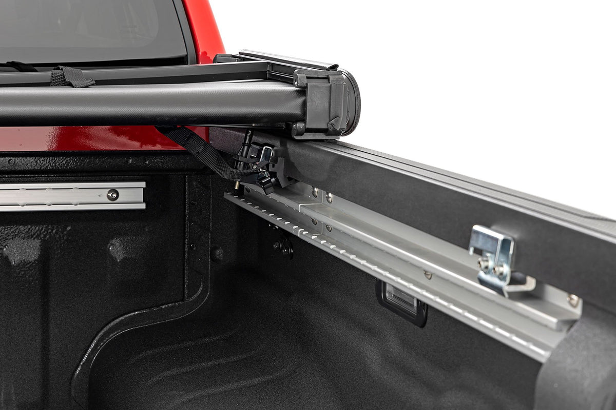 Soft Tri-Fold Bed Cover | 5&#39; Bed | Nissan Frontier 2WD/4WD (2005-2021)