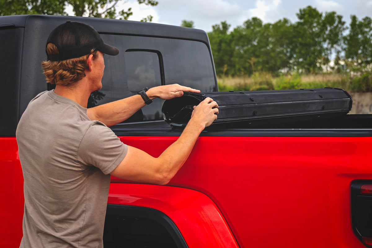Rough Country - Hard Roll Up Bed Cover - 5' Bed - Jeep Gladiator JT 4WD (2020-2025) - 50620500 by Rough Country - close-up
