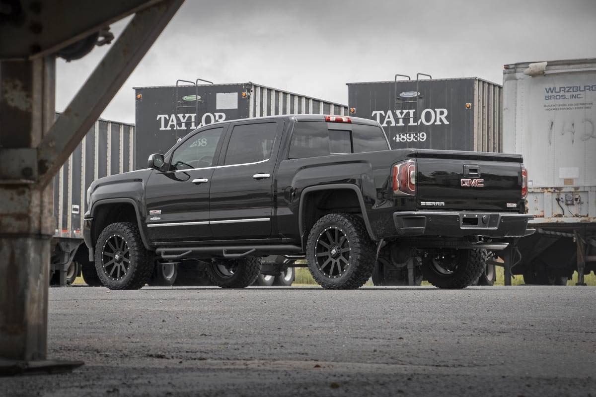 Rough Country - 3.5 Inch Lift Kit - Forged UCA - Vertex/V2 - Chevy/GMC 1500 (07-16) - 19457RED for 2007-2016 Chevrolet Silver