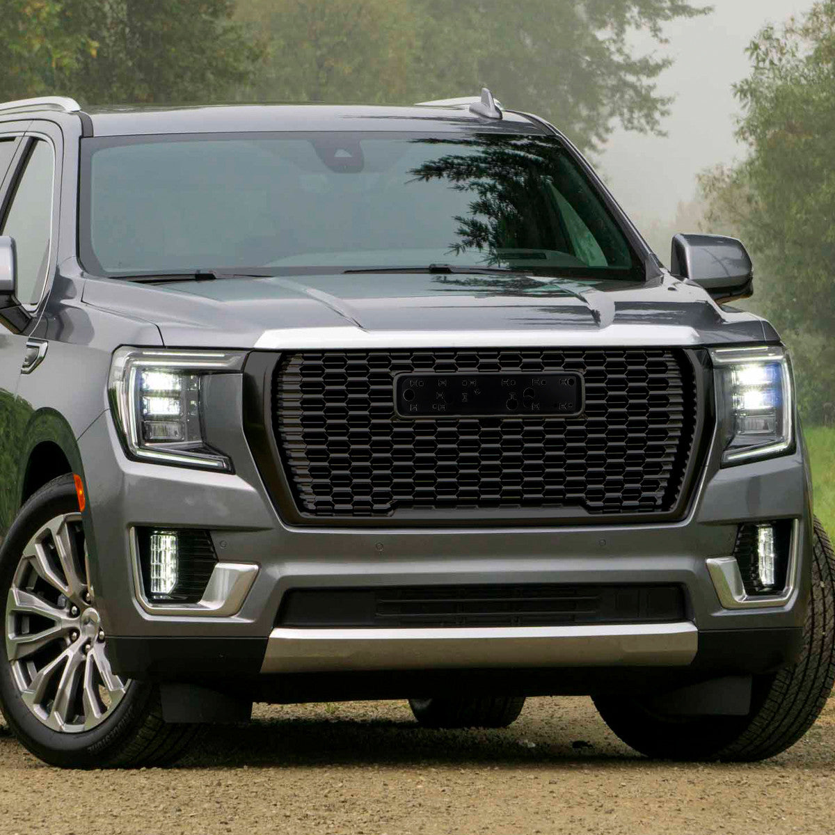 Spec-D Tuning - 2021-2023 GMC Yukon/Yukon XL Denali Style Front Glossy Black Mesh Grille - HG-YUK21GB-GL