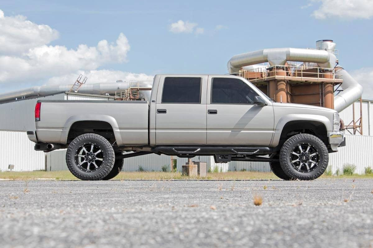 Rough Country - 6 Inch Lift Kit - 8-Lug - V2 - Chevy 3/4-Ton Suburban/C2500/K2500 Truck/C3500/K3500 Truck (88-00) - 16170 for