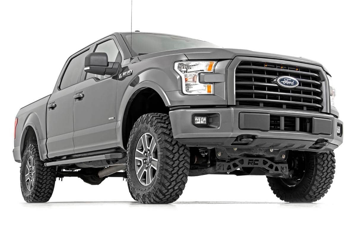 Rough Country - 4 Inch Lift Kit - M1 Struts/M1 - Ford F-150 4WD (2015-2020) - 55540 for 2015-2020 Ford F 150 - angle view