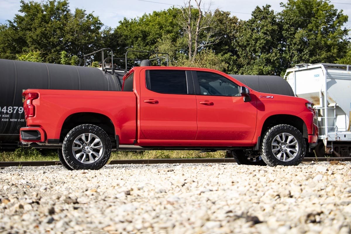 Rough Country - 3.5 Inch Lift Kit - N3 Struts - Rear Mono Leaf - Chevy Silverado 1500 (22-24) - 28231 for 2022-2024 Chevrolet