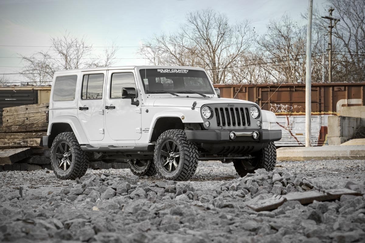 Rough Country - 2.5 Inch Lift Kit - Coils - M1R - Jeep Wrangler Unlimited 2WD/4WD (2007-2018) - 67944 for 2007-2017 Jeep Wran