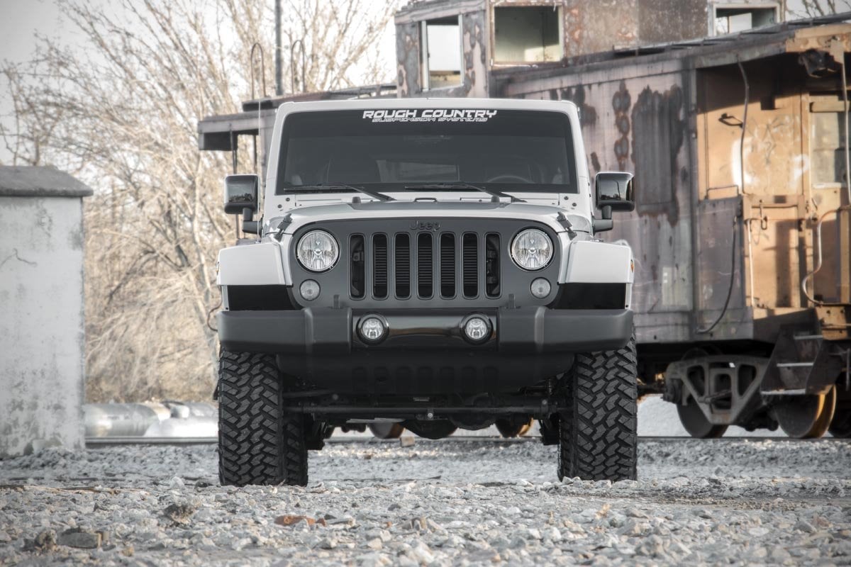 Rough Country - 2.5 Inch Lift Kit - Coils - M1R - Jeep Wrangler Unlimited 2WD/4WD (2007-2018) - 67944 for 2007-2017 Jeep Wran