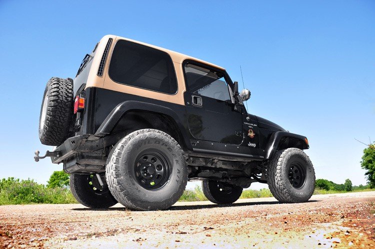 Rough Country - 4 Inch Lift Kit - Jeep Wrangler TJ 4WD (1997-2002) - 90630 for 1997-2002 Jeep Wrangler - installed view