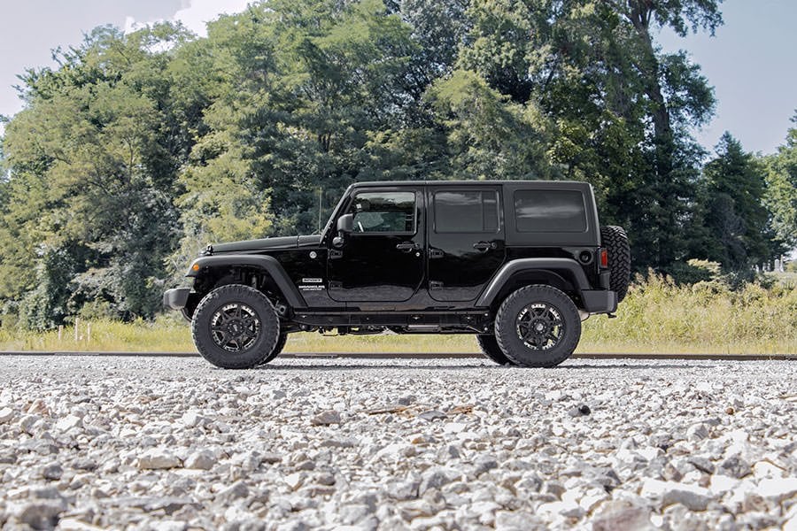 Rough Country - 2.5 Inch Lift Kit - Coils - M1R - Jeep Wrangler Unlimited 2WD/4WD (2007-2018) - 67944 for 2007-2017 Jeep Wran