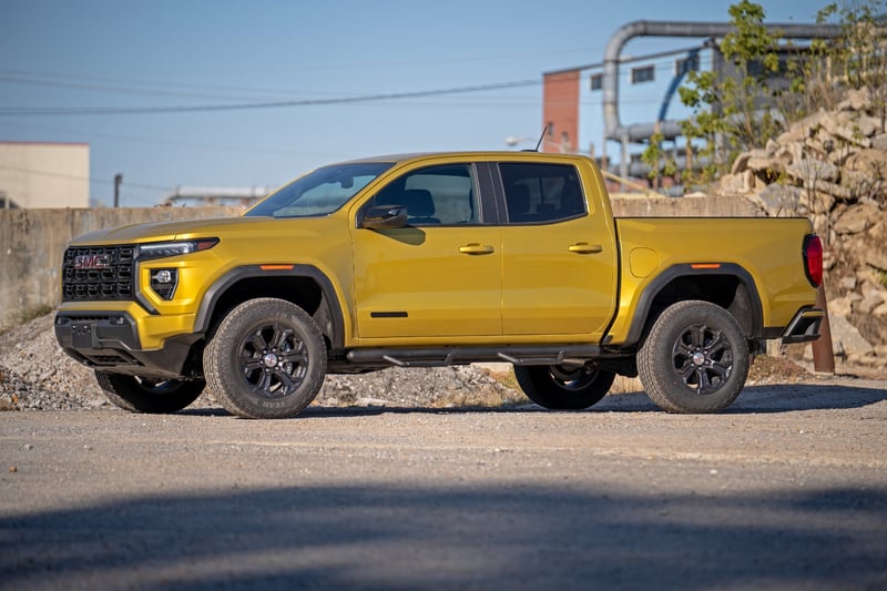 Rough Country - Nerf Steps - Cab Length - Chevy/GMC Canyon/Colorado 2WD/4WD (2015-2026) - RCG1583CCB