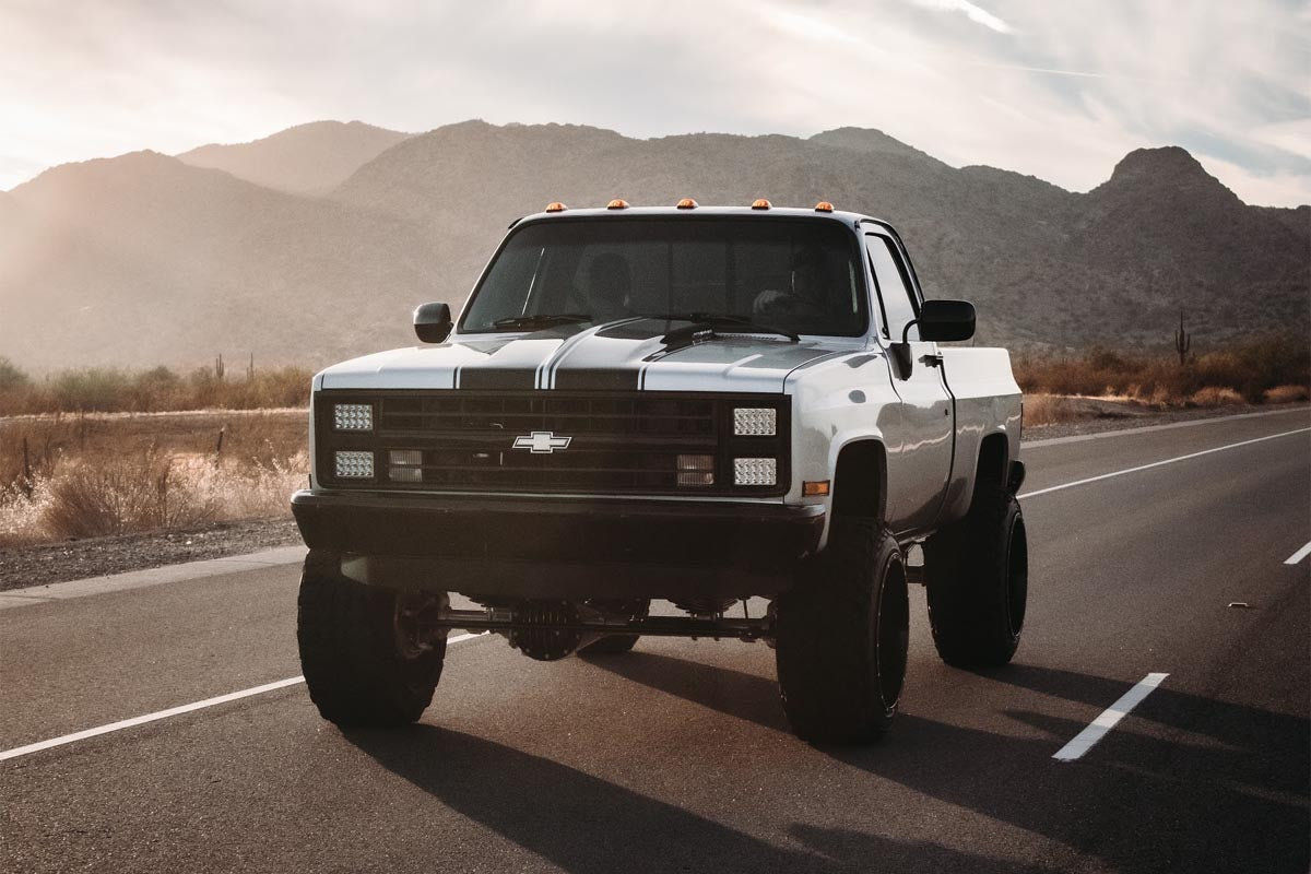 Rough Country - 6 Inch Lift Kit - 56 Inch Rear Springs - Chevy/GMC C10/K10 Truck & SUV/K5 Blazer (77-87) - 21430 for 1977-198