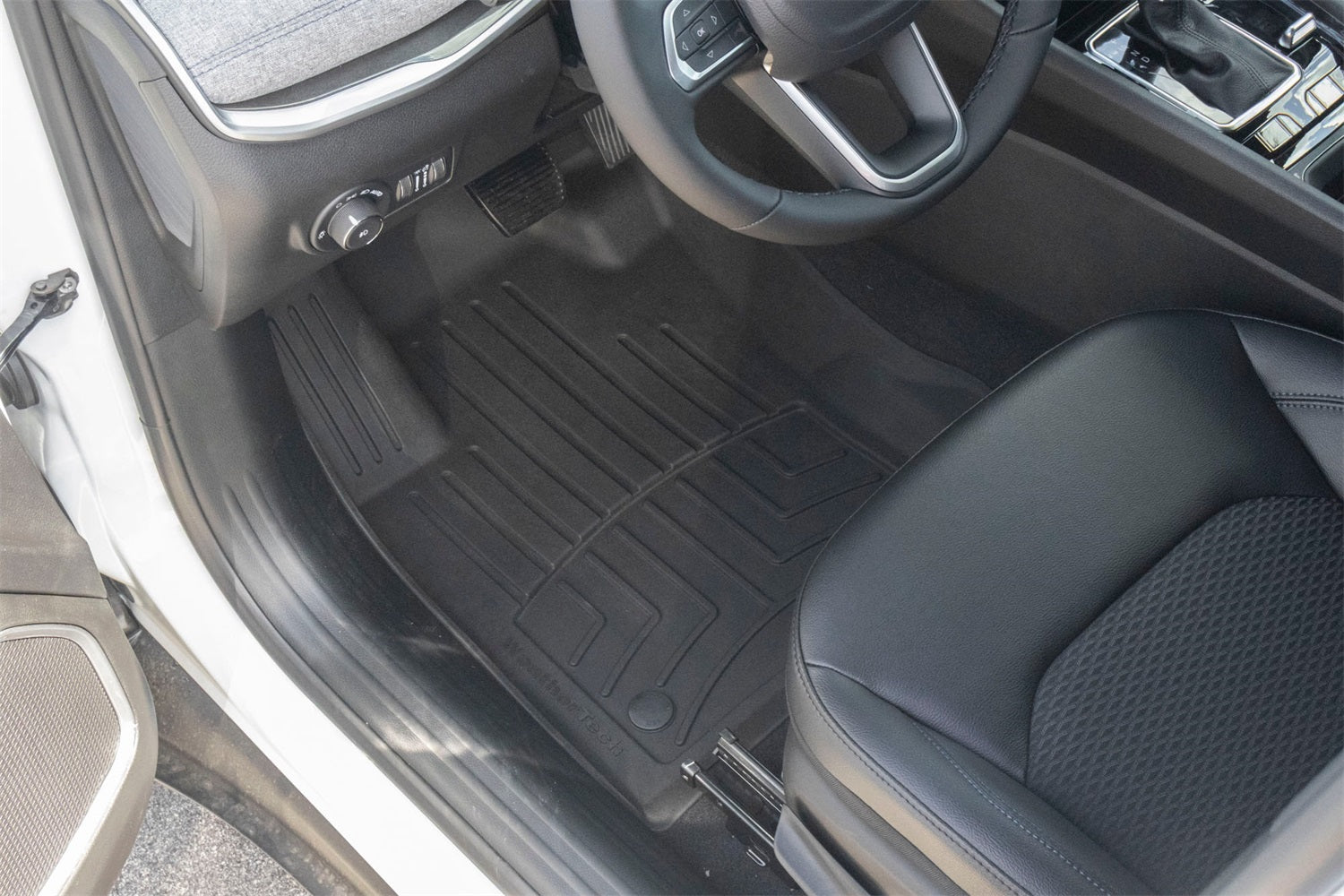 Weathertech - FloorLiner™ HP - Black Front 17-25 Jeep Compass - 4412051IM