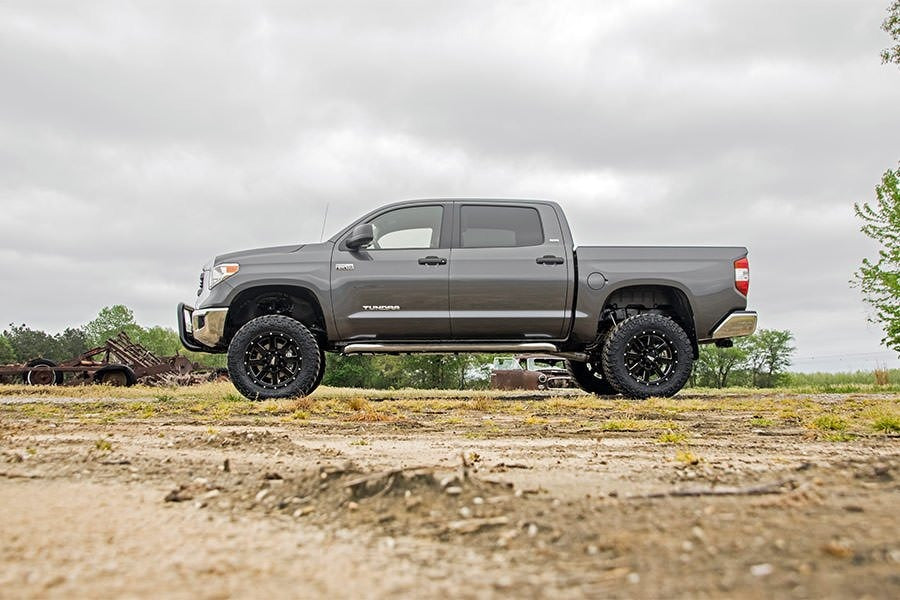 Rough Country - 6 Inch Lift Kit - Toyota Tundra 2WD/4WD (2007-2015) - 75430 for 2007-2015 Toyota Tundra - installed view
