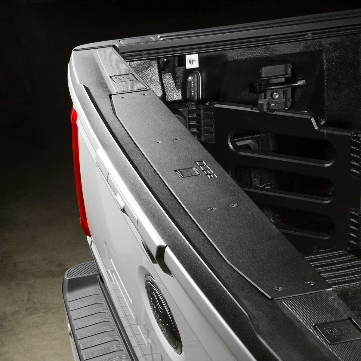 COBB Tailgate Step Cover for 2021+ Ford F-150 / Raptor - 8F1625