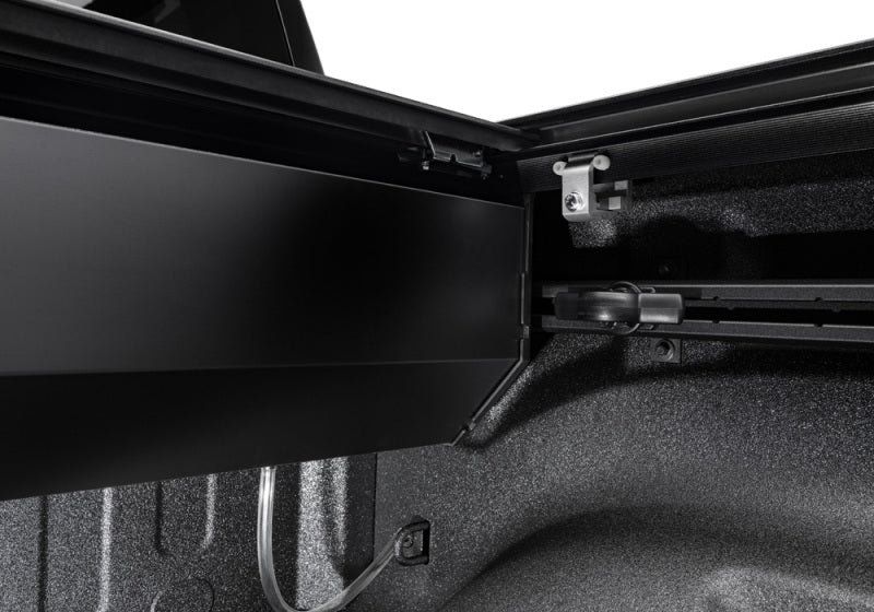 Retrax 15-up F-150 Super Crew &amp; Super Cab 5.5ft Bed RetraxPRO MX - 80373