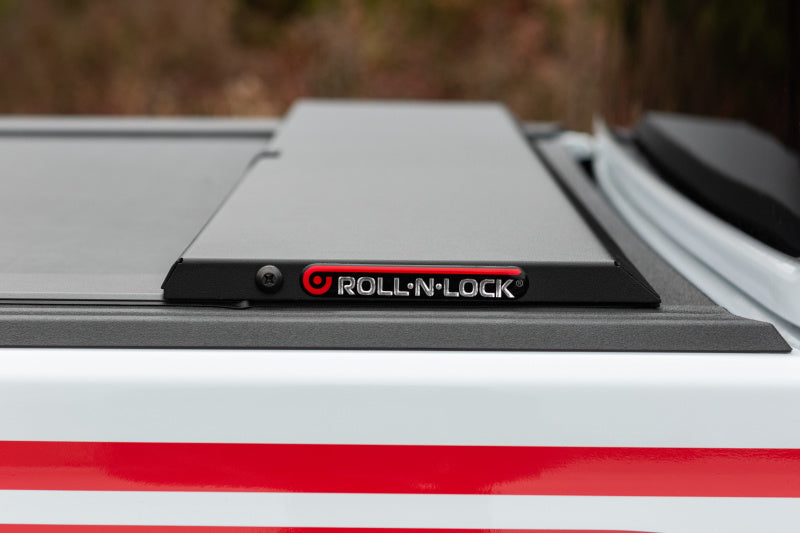 Roll-N-Lock 2020 Jeep Gladiator 5ft bed M-Series Retractable Tonneau Cover - LG496M