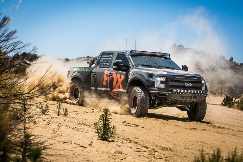 Fox 05+ Ford SD 2.0 Performance Series 11.6in. Smooth Body IFP Rear Shock (Alum) / 0-1in Lift - 980-24-647